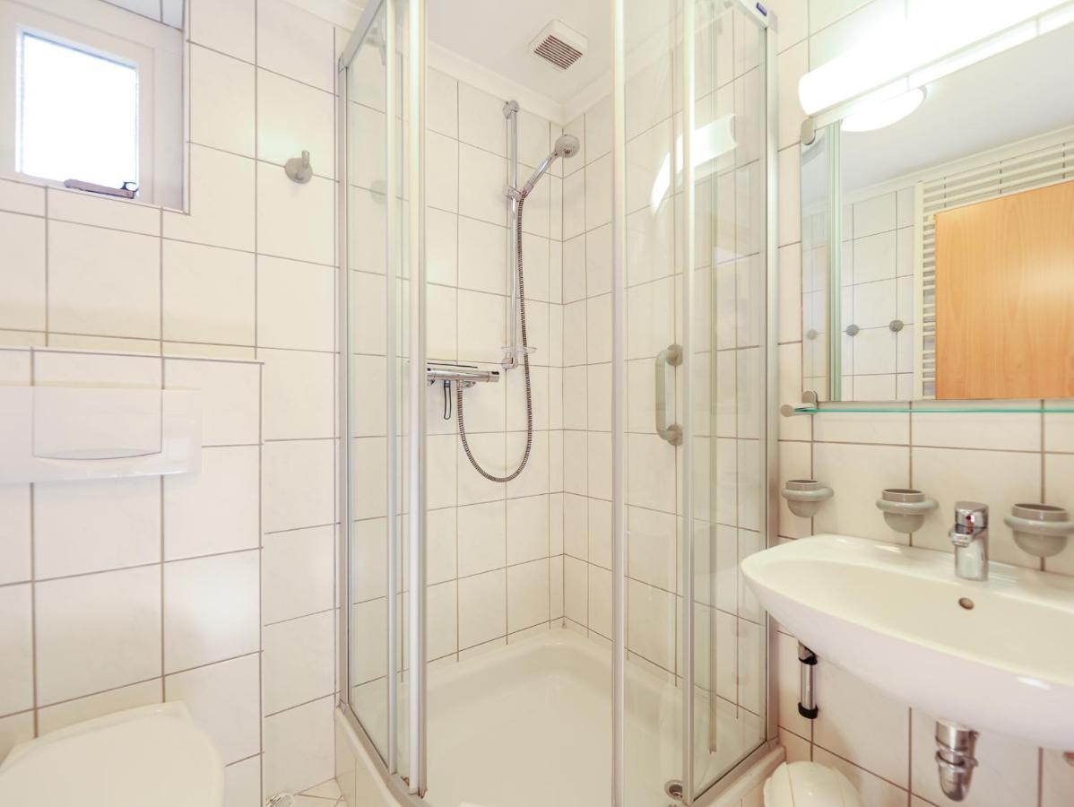 Ruus - 25 Westerland